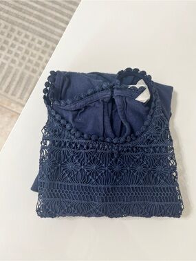 Sleeveless small blue H&M top